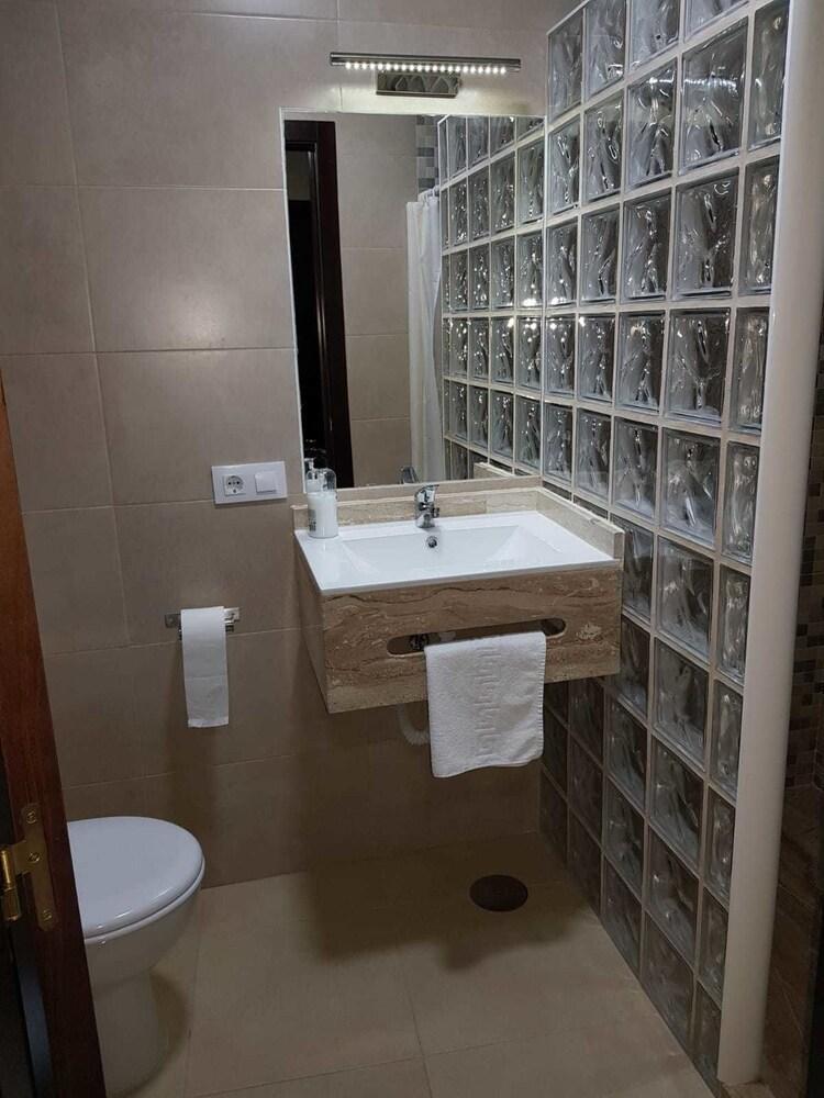 Hostal Malaga Arcos de la Frontera Εξωτερικό φωτογραφία